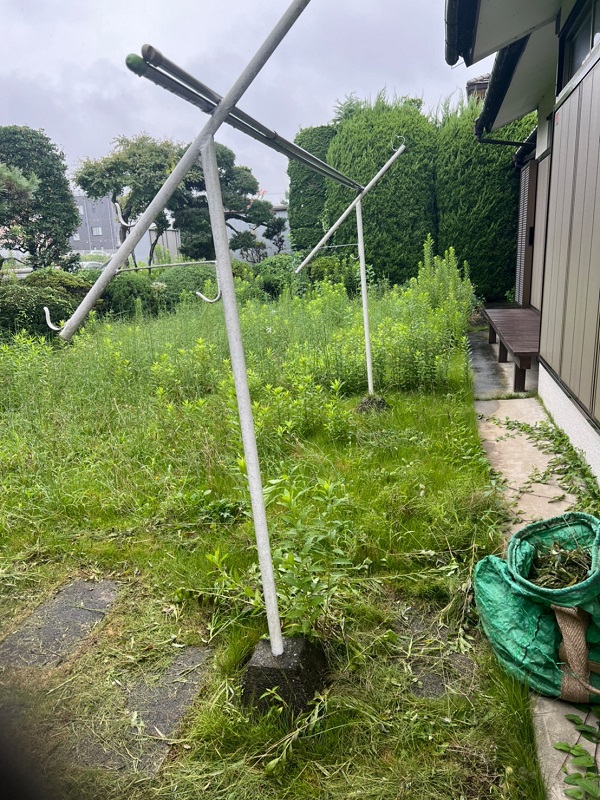 東京都小平市・草刈り機で広いお庭の草刈りをしました (2)