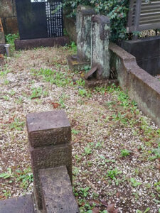 東京都羽村市 墓 草抜き 施工前